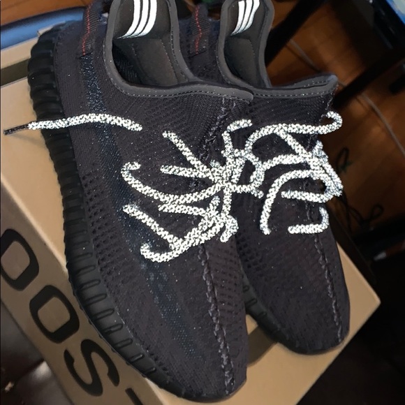 Yeezy black 350 main image 4